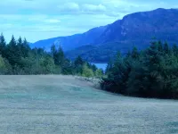 Shellrock Cabin with Columbia River View Hotels in Skamania County