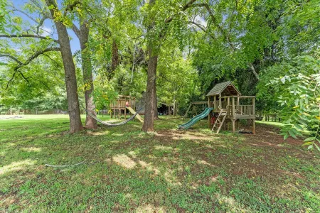 The Gathering House , large pool retreat for families, friends & pre-bridal fun