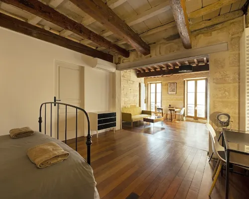 Charming apartment in the historic center of Uzès with air condition and parking 위제 호텔