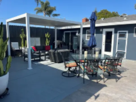 HEATED POOL & JACUZZI, QUIET, AIRY SPA LIKE BACKYARD, NEAR NEWPORT BEACH