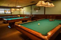 Poconos Retreat: Hot Tub, Game Room, Lakes, Beaches & Family Fun