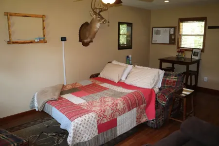 Rocky Ridge GetawayJoins Shawnee Forest