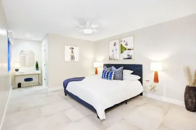 Beautiful 2 BR modern and spacious ScottsdaleCondo فنادق في 