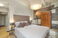 Tower View Apartment: classy with a view