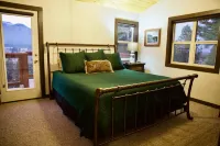 New!  Bitterroot Bunkhouse -Bring your horse!