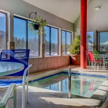 Huge, Comfy Condo with Panoramic Views in the Middle of Keystone Fun!