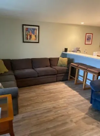 #13 condo by large pool/hot tub/Gorge Shuttle-book separately