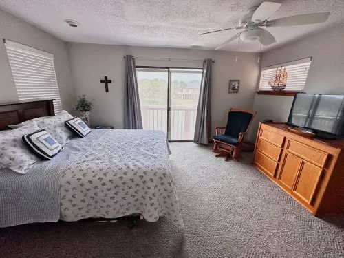 Minutes to the Beach! Family friendly House with lots of fishing oppurtunity!