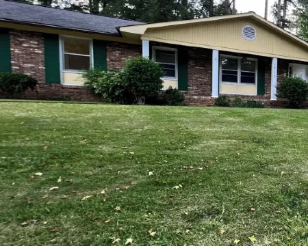 House of Prayer, 3-bedroom house with a picnic backyard. Hotels in Anniston