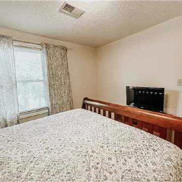 Loft-e-Lagoon -No Cleaning fee-Grated community-2 minute to the beach