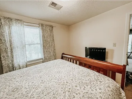 Loft-e-Lagoon -No Cleaning fee-Grated community-2 minute to the beach