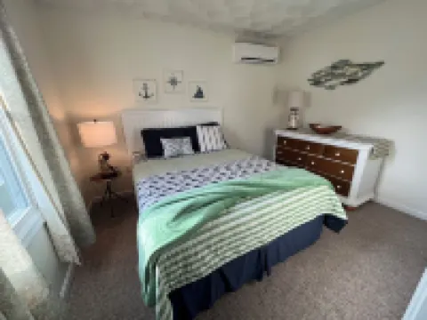 Westerly Getaway- Short drive to the beach, Walk to Downtown Shops & Restaurants