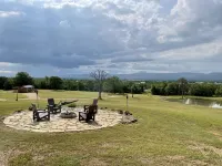 Spacious house with amazing mountain views in the Potato Hills