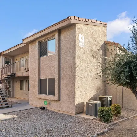 Central East Valley / Community Pool / Privacy