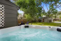 Newly Renovated-Spacious-20min to Den& Boulder-HotTub/Game Room/Basketball Court