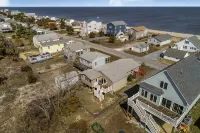 Escape to Our Spacious & Serene 3-Bedroom Home with Stunning Bay Views. - Wi-Fi