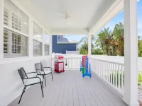 Coastal Beach Home; Steps to Beach Walk/New 10 Person Spa & Tiki Bar