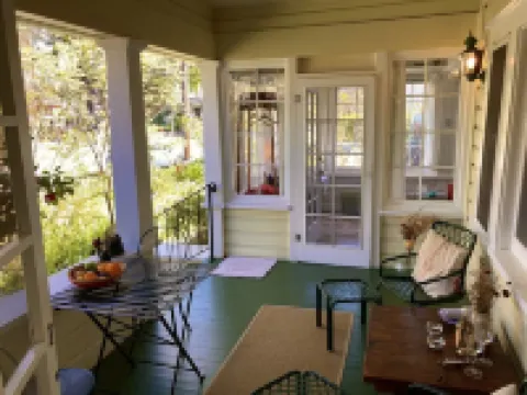 The Roost - Sun Room