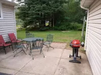 Cute, convenient, quiet Eagle River 2 bedroom home