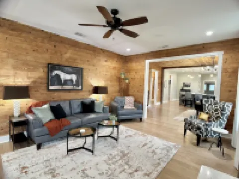 MINE CREEK COTTAGE3 King Beds 2 Full BathsSleeps 7 霍華德縣酒店