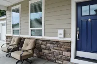 Beautiful & clean 2 Bed/2 bath home in downtown Meridian!