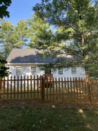 Family & pet friendly lakeside home with game room, close to park & pools