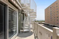 Great Beach Condo Right Near the Boardwalk Awesome Rooftop Views of the Ocean