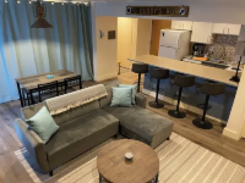 Mountainside ski-in condo near Ski Time Square