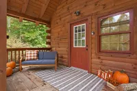 Cozy Hocking Hills Cabin on 20 private acres! Only 7 miles from State Park!