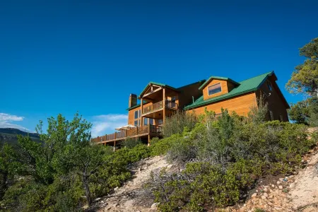Rock Canyon Ranch Lodge 1 Zion National Park Отели рядом с достопримечательностью «Checkerboard Mesa»