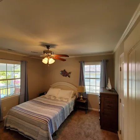 Old North State of Mind: Cozy Cottage, Dog Friendly Home with Fenced Yard