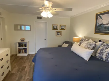 Top Floor, Partial Oceanview, Peaceful Condo Отели рядом с достопримечательностью «St Simons Island»