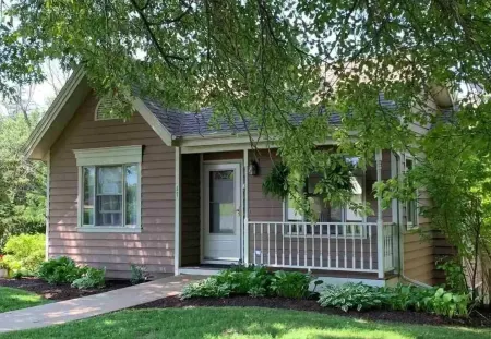 Perfect Getaway - Cozy Cottage in the Galena Territory
