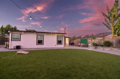 Renovated 5B4B Luxury home @Fremont with King Suite Hotels near 42 USA - Nostromo Dorms