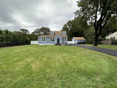 Whole home SmartTV pet friendly King bed Отели рядом с достопримечательностью «Поквотт Бич Фронт»