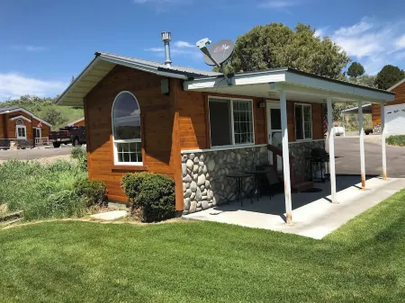 Cozy Swan Valley Cabin - Rice Paddy