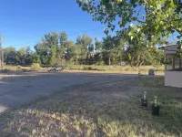 Red rock adventures await from this comfortable four corners home. Hoteles en Bluff