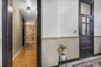 A Cleveland Modern and Historic Apartment