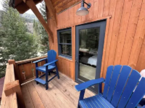 Ski-in ski-out Modern Chalet in Kachina Basin... w/ Steam Showers!