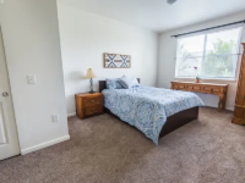 Colorado Rockies 3-Bedroom Retreat Hotels in Longmont