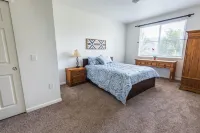 Colorado Rockies 3-Bedroom Retreat Hotels near Kanemoto Park