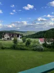New deck/exterior! Quiet retreat on the hill