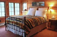 Madeline Island Cottage Overlooking Apostle Islands - 5-Star