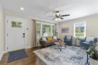 3Br Near Swamp Rabbit Trail • Fenced Yard • Pet-Friendly • 7 Min to Downtown - 3-Star
