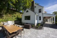 Pristine Lake House W/ Guest Suite - Perfect for every season!