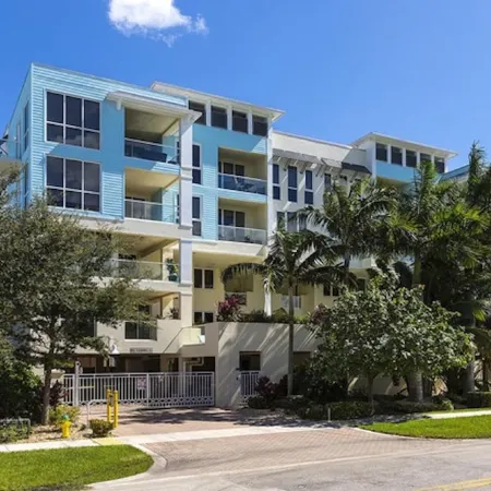 Hemingway Coast to CoastIntracoastal Water View!  2 Blocks to Beach &Pickleball
