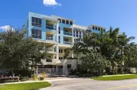 Hemingway Coast to CoastIntracoastal Water View!  2 Blocks to Beach &Pickleball