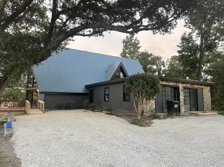 Private waterfront retreat minutes from beach/base