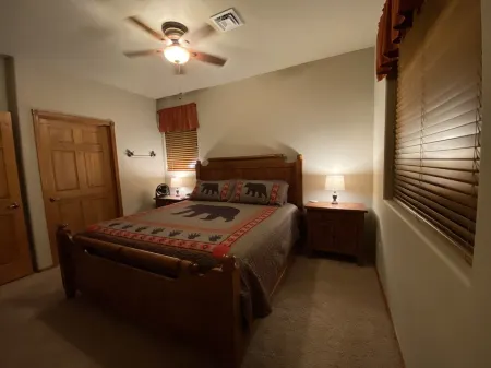 Cozy White Mountain Getaway! Отели в г. Шоу Лоу