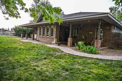 Cozy family sized country getaway with private pool and outdoor sitting area
